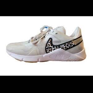 Nike Women's Cream Leopard Shoes Size 7 Running Walking Sneakers